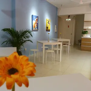 https://orange-pekoe-guesthouse.kualalumpurs-hotels.com
